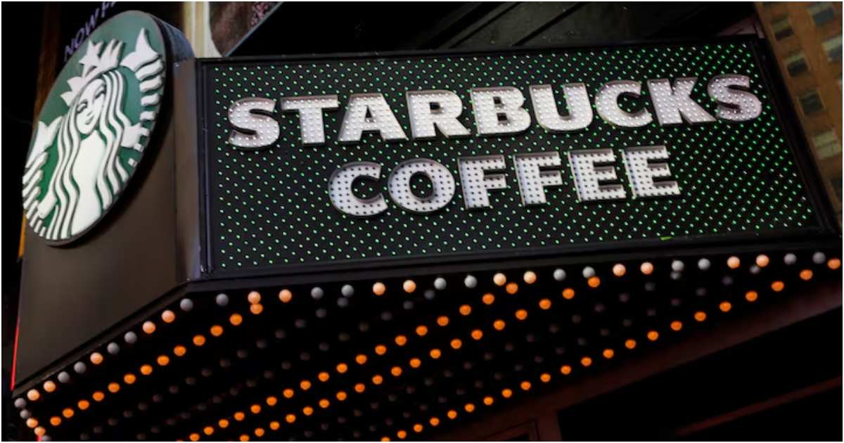 নিউ ইয়র্ক সিটির টাইমস স্কয়ারে ২০২৫ সালের ২৫ ফেব্রুয়ারির চিত্রে স্টারবাকসের কফি শপের সাইনবোর্ড। ছবি: রয়টার্স